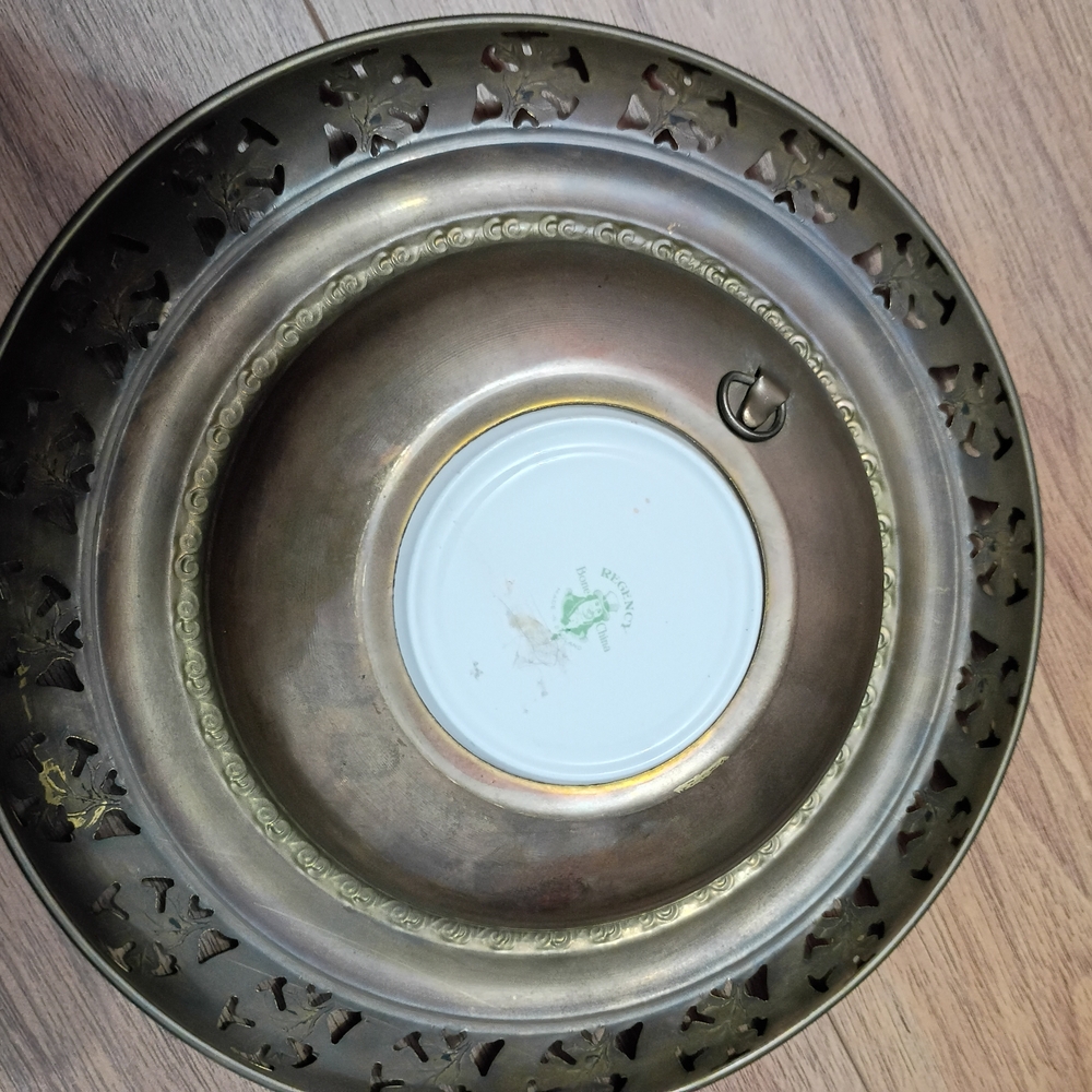 Vintage Decorative Plate with Gold and Black Design - Picture 8 of 9